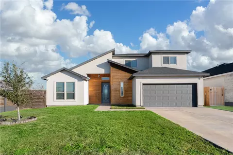 4802 Del Paseo St, Corpus Christi, TX 78411