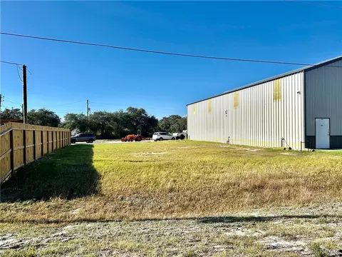 829 S Terry St, Rockport, TX 78382