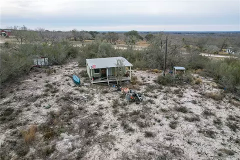 1828 Fm 534, George West, TX 78368 photo 2