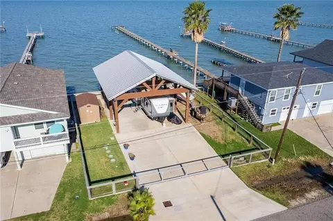 668 Copano Ridge Rd, Rockport, TX 78382