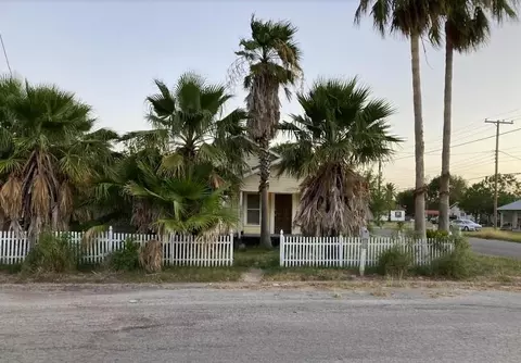 401 Park St, Taft, TX 78390