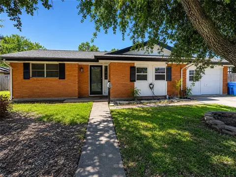 118 Driftwood Dr, Portland, TX 78374