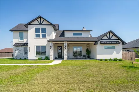 2026 Great Falls Dr, Corpus Christi, TX 78415