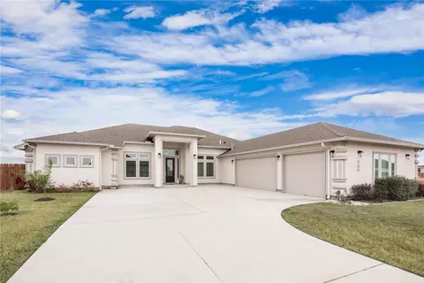 726 Papa Mori Dr, Corpus Christi, TX 78414