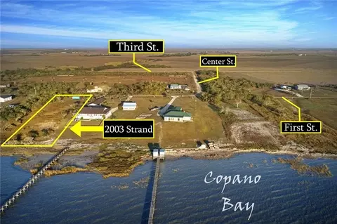 2003 Strand Dr, Bayside, TX 78340