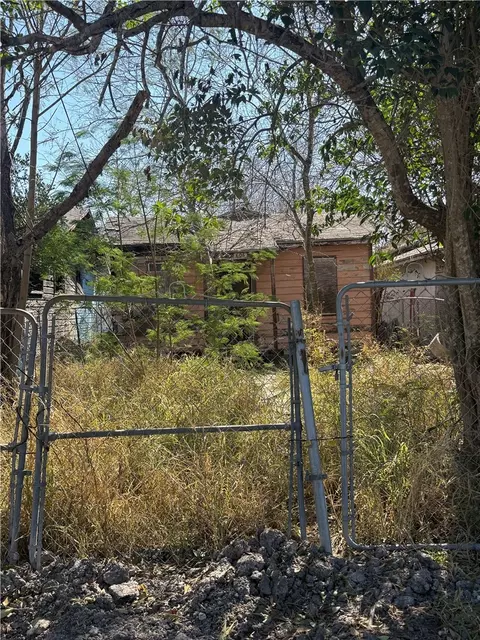 606 Nebraska, Robstown, TX 78380