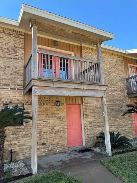 15217 Leeward Dr #3A, Corpus Christi, TX 78418