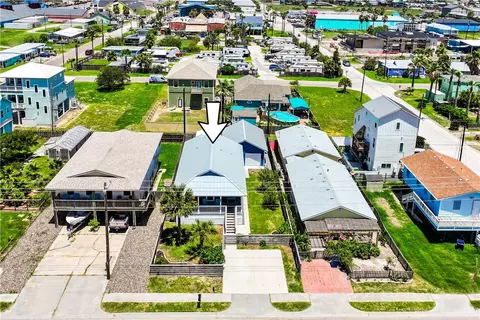512 S Station St, Port Aransas, TX 78373
