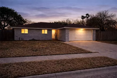 2834 Held Dr, Corpus Christi, TX 78418