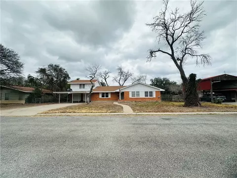 1803 Newell St, Alice, TX 78332