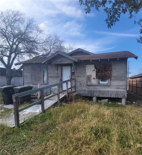 2921 Sabinas St, Corpus Christi, TX 78405