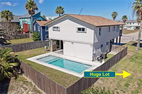 613 Sandpiper Cir, Port Aransas, TX 78373
