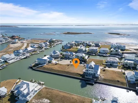 1026 St John Ct, Aransas Pass, TX 78336