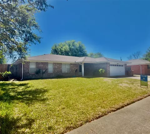 3917 Devonshire Dr, Corpus Christi, TX 78415