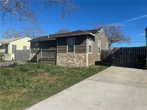 1546 Wynwood St, Corpus Christi, TX 78415