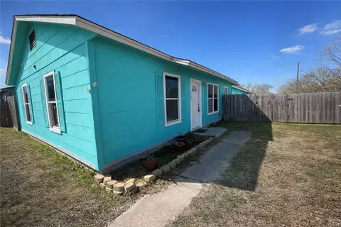2695 Avenue I, Ingleside, TX 78362