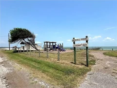 402 Second St, Bayside, TX 78340 photo 7