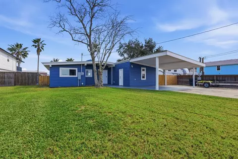 129 Copano Cv, Rockport, TX 78382