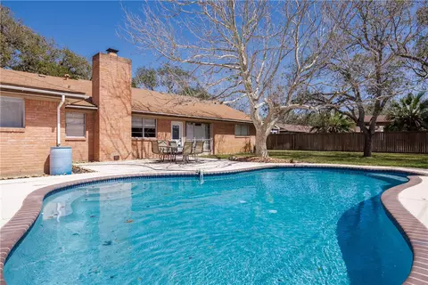 2021 Buckeye Dr, Ingleside, TX 78362