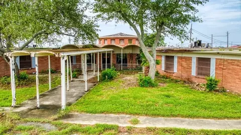 1201 Gregory St, Taft, TX 78390