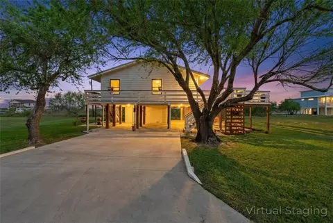 341-342 W Misty Oak, Rockport, TX 78382