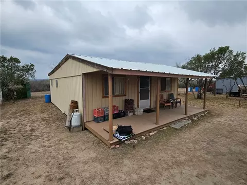 3073 Bravo 6, San Diego, TX 78384