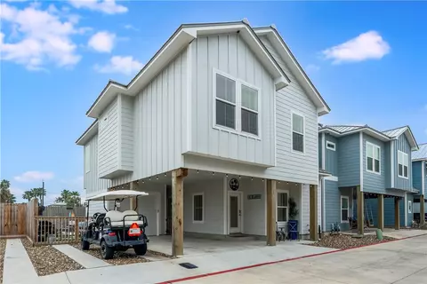 901 Ninth St #13, Port Aransas, TX 78373
