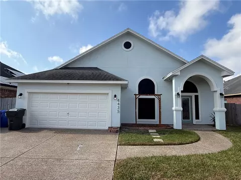 6825 Windy Creek Dr, Corpus Christi, TX 78414