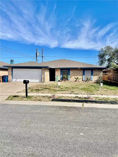 744 Alhambra Dr, Corpus Christi, TX 78418