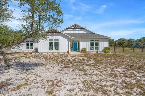 253 Coastal Wildwood Dr, Rockport, TX 78382