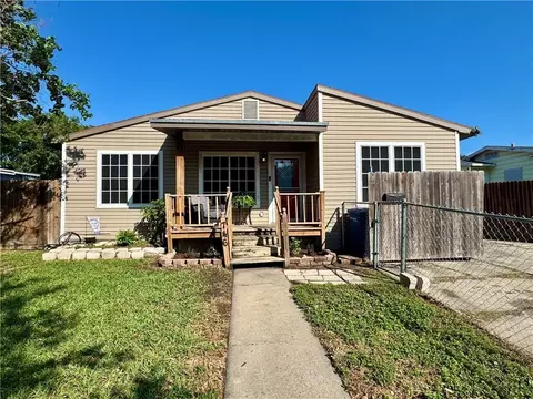 746 Lansdown Dr, Corpus Christi, TX 78412