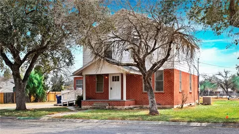 1016 E Market, Sinton, TX 78387