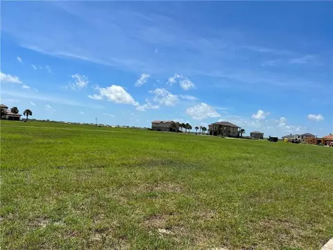 181 W Burgundy, Port O'connor, TX 77982