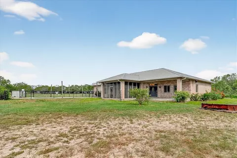 5593 Westlake Dr, Sandia, TX 78383
