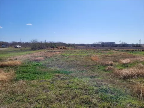 205 Polk St, Gregory, TX 78359 photo 4