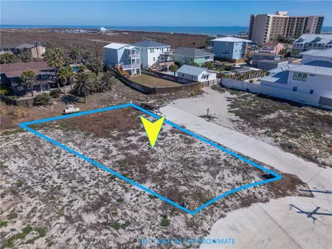 105 S 12th St, Port Aransas, TX 78373