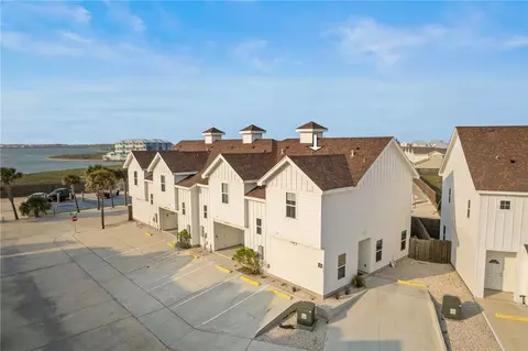 15102 Boca Grandi Dr, Corpus Christi, TX 78418