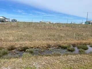 279 W Live Oak Ln, Rockport, TX 78382