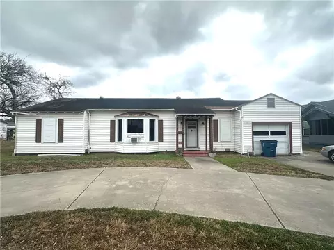 604 E Sinton St, Sinton, TX 78387