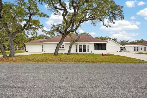 119 Bishop Rd, Rockport, TX 78382