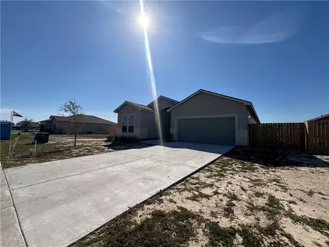 114 Guadalupe Palm Cir, Portland, TX 78374