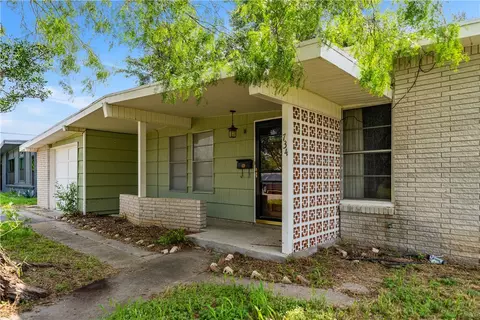 734 Santa Elena Dr, Kingsville, TX 78363