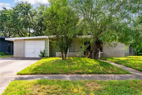 734 Santa Elena Dr, Kingsville, TX 78363