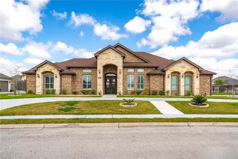 1864 The Grand Dr, Kingsville, TX 78363