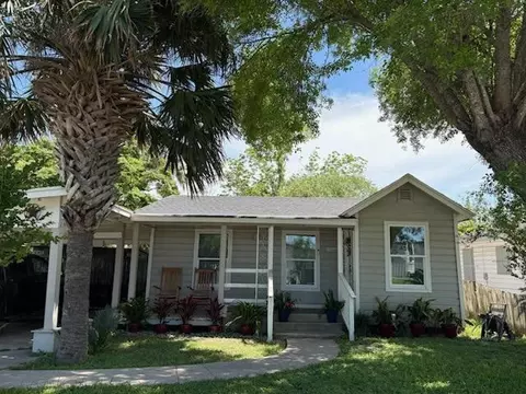 1021 E B Ave, Kingsville, TX 78363