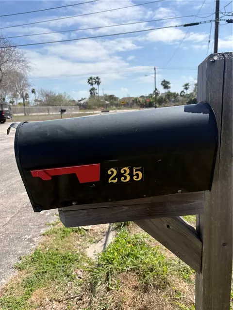 235 E Stoddard Ave, Aransas Pass, TX 78336