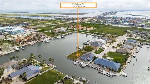 110 Dolphin Ct, Aransas Pass, TX 78336