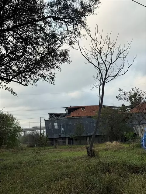 904 Parkers, Corpus Christi, TX 78401