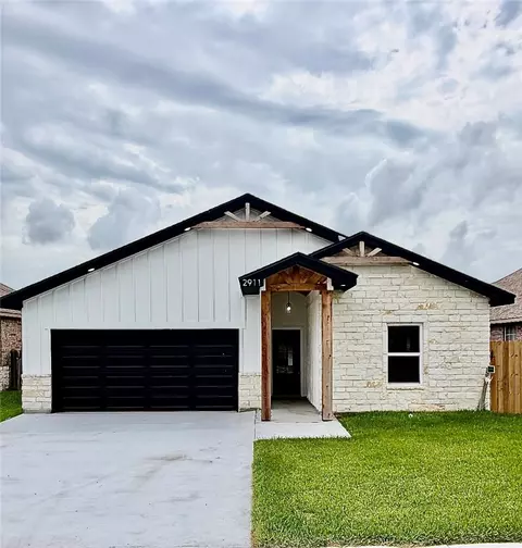 2911 Alice Ln, Kingsville, TX 78363