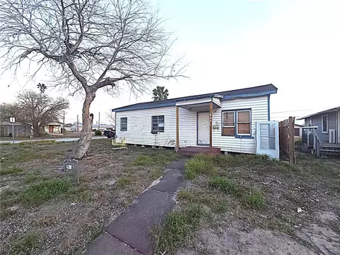 921 E A Ave, Kingsville, TX 78363